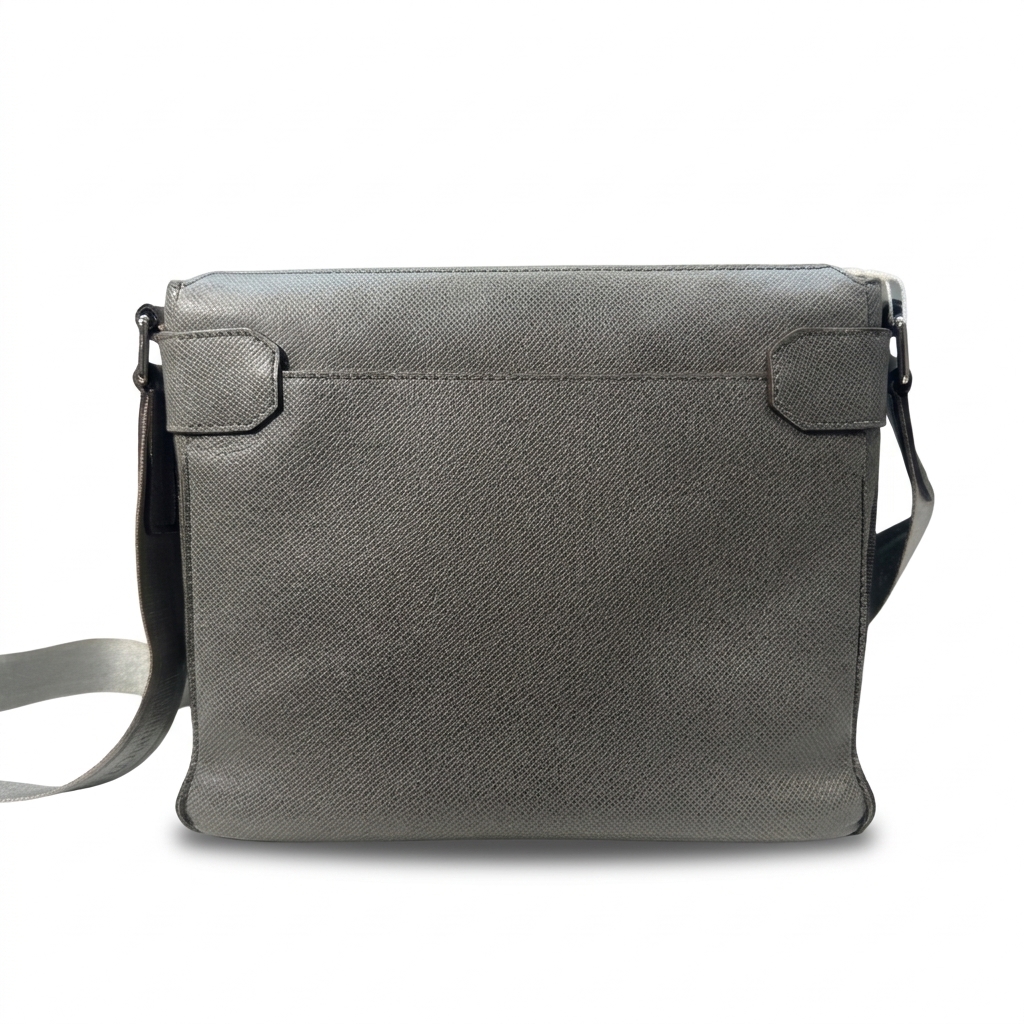 LOUIS VUITTON - Taiga Roman PM - Glacier